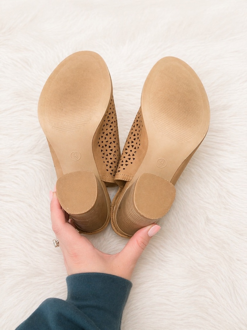 Universal Thread Tan Cutout Peep Toe Booties Heels Size 9 Chunk Heel - Picture 4 of 4